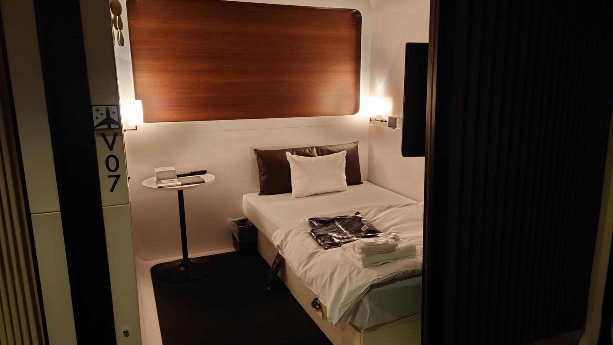 First Haneda Terminal 1 Hotel cápsula 2*